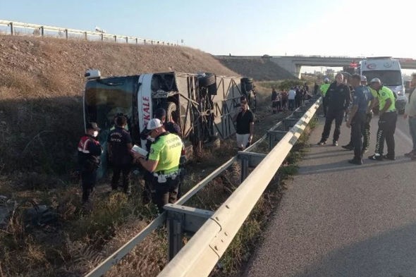 Çağırışçıları aparan avtobus aşdı: bir nəfər ölüb, 30 nəfər yaralanıb - FOTO